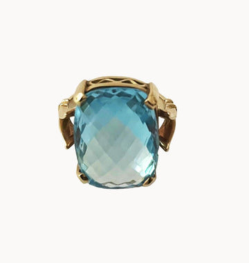 9ct Blue Topaz Rectangle Ring Gold jewellery Gerrim International 