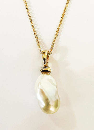 Drama - 9ct Gold Baroque Pearl Necklace Gold jewellery Gerrim International 