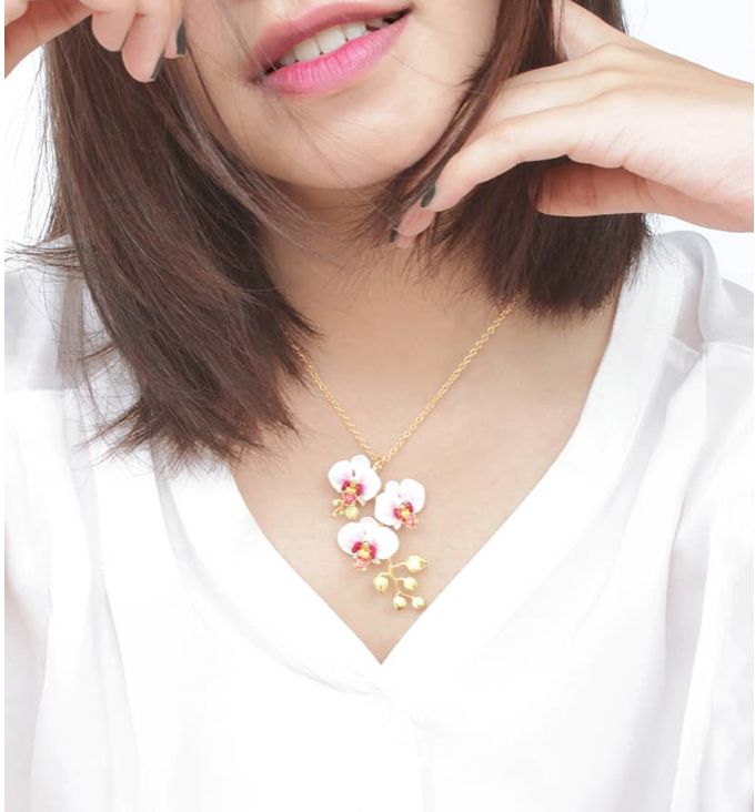 Phalaen White Orchid Necklace Good After Nine TH 